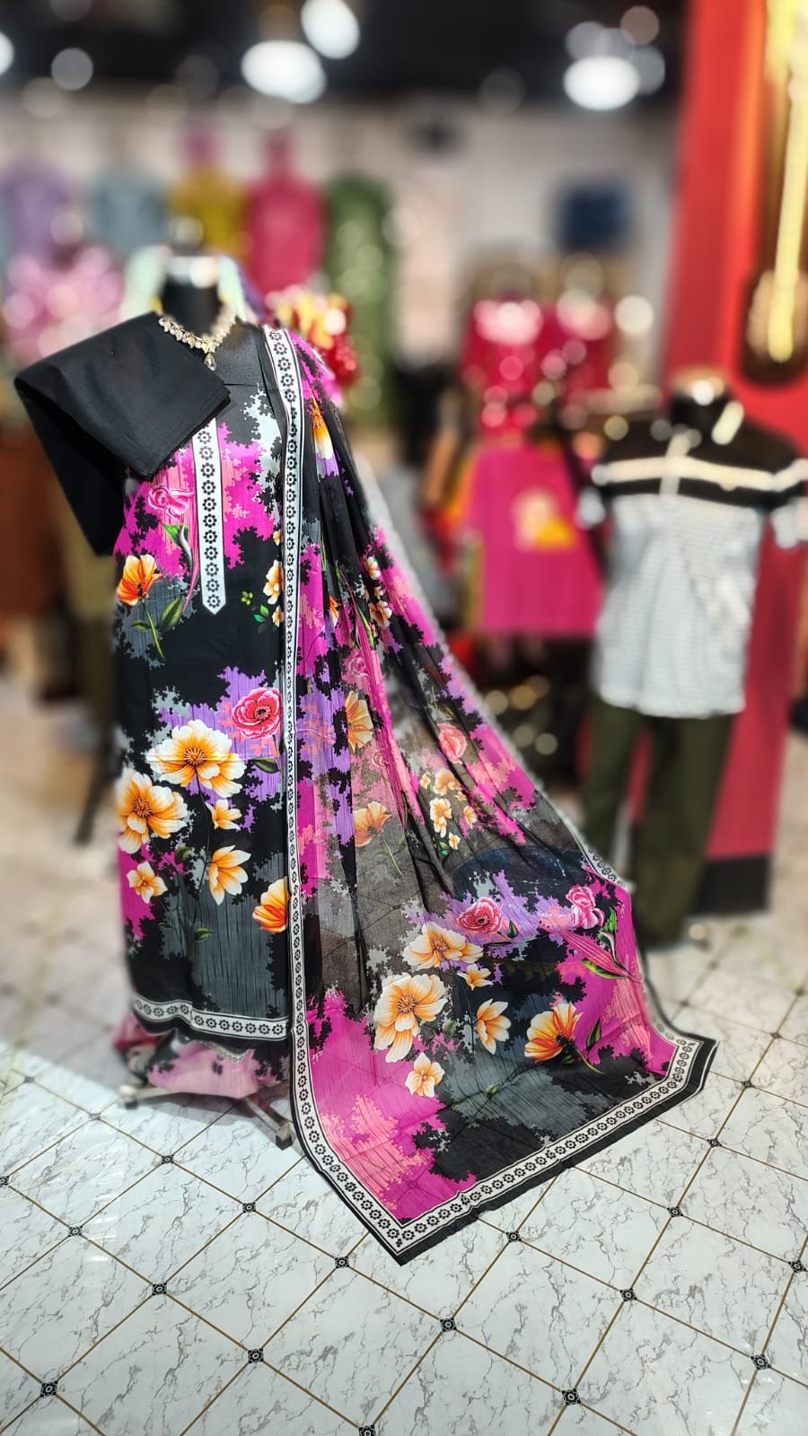 HD প্রিন্ট থ্রি পিস